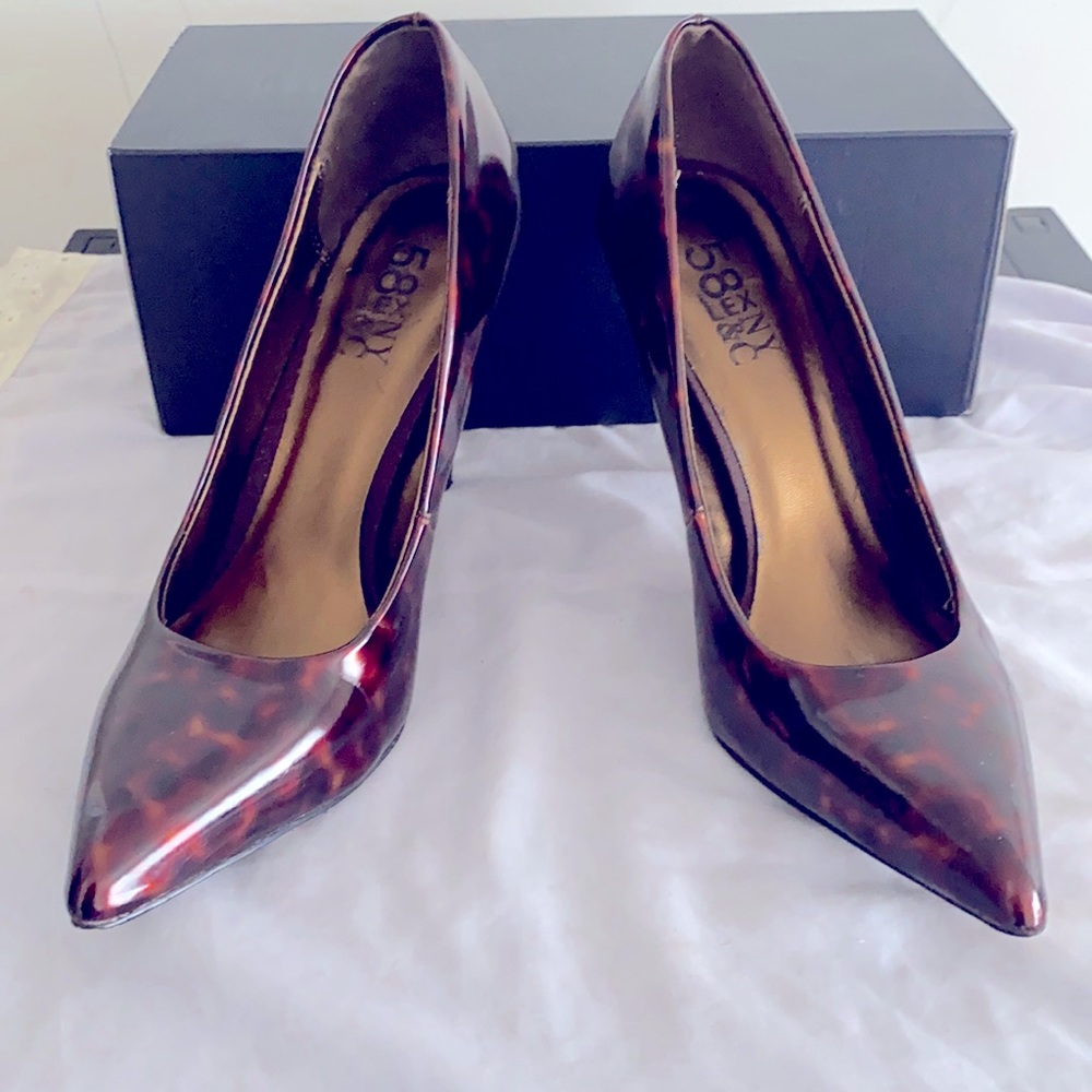 Ladies heeled shoes